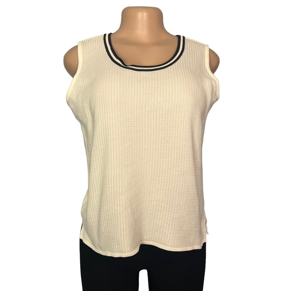 3/$30 ☀️ Ming Wang White and Black Trim Knit Blouse